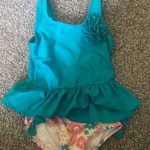 Very good condition - Ruffle Butts two piece swimsuit 6-12 months
